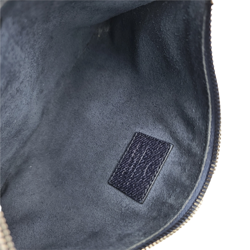 Valentino Garavani Rockstud Atelier Leather Pouch - Picture 6 of 9